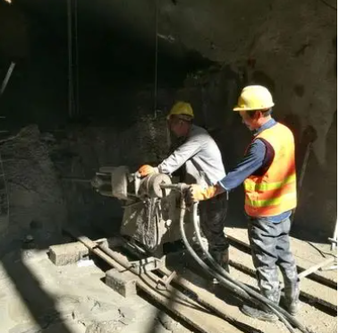 洛扎水下抗分散灌浆料特点 水下不分散注浆料介绍